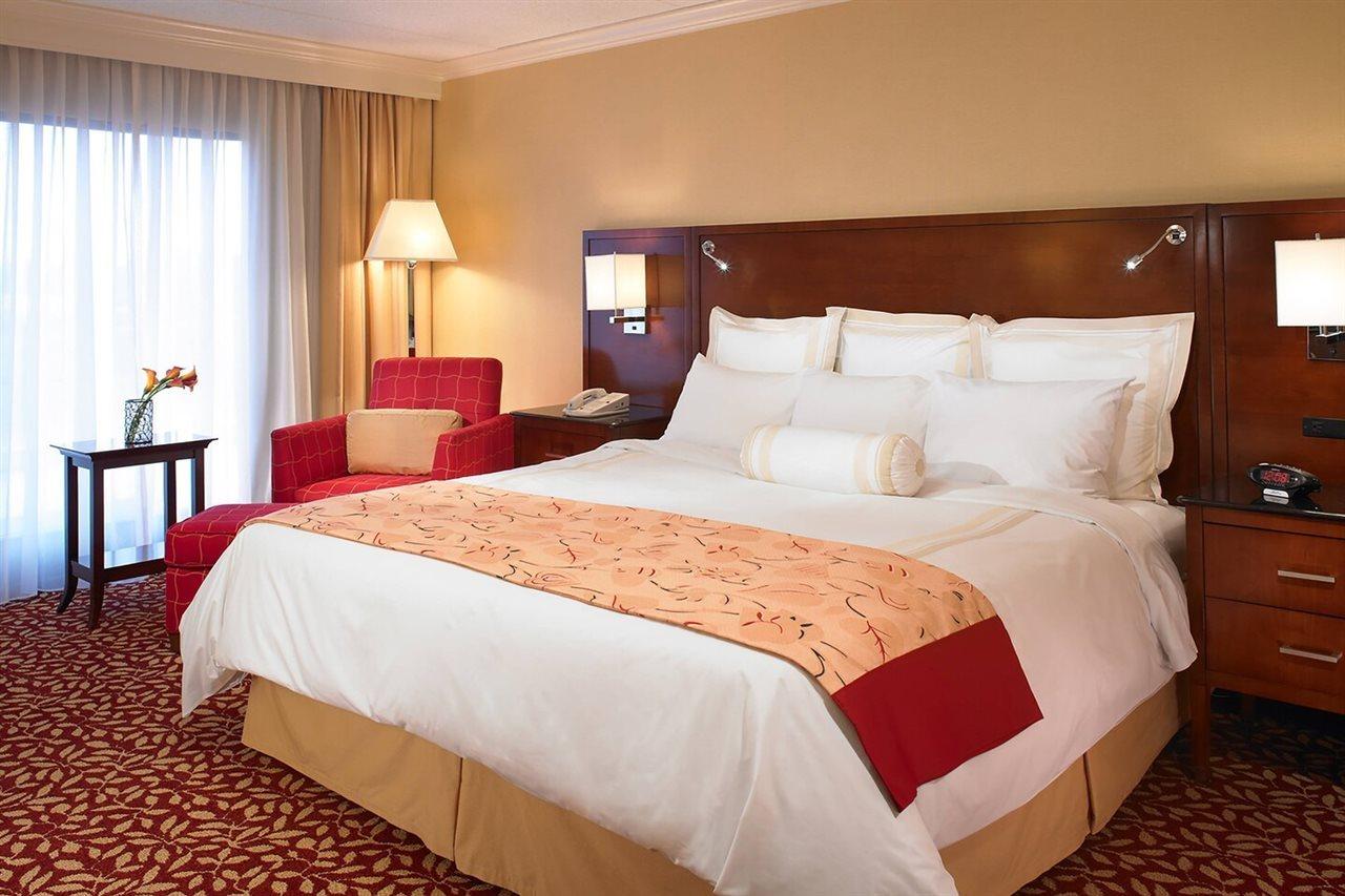 Delta Hotels By Marriott Indianapolis East Exterior photo
