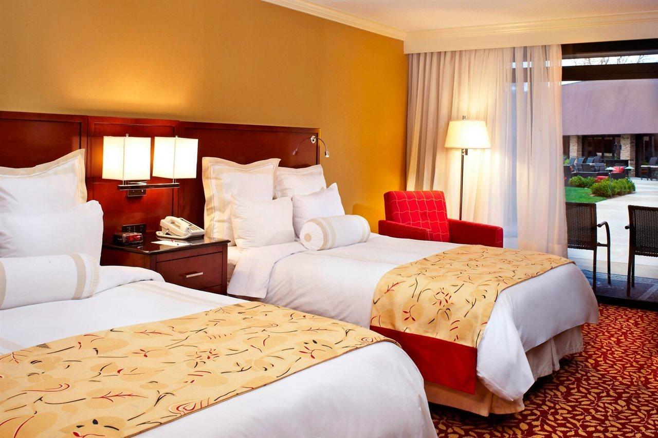 Delta Hotels By Marriott Indianapolis East Exterior photo