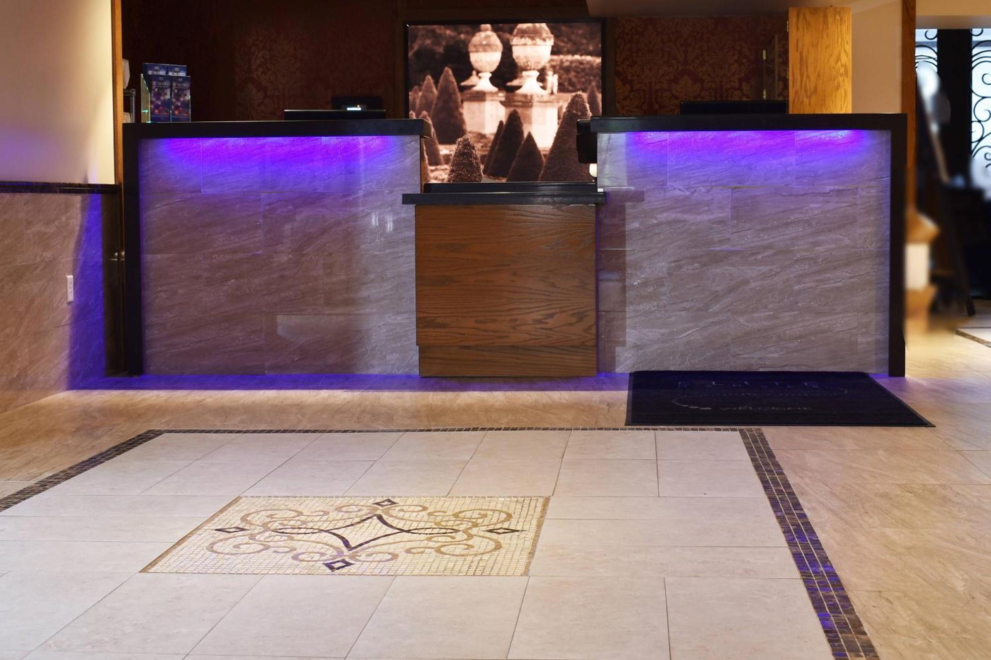 Delta Hotels By Marriott Indianapolis East Exterior photo