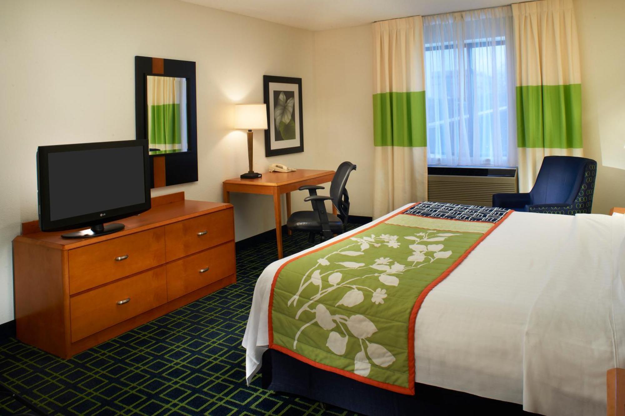 Delta Hotels By Marriott Indianapolis East Exterior photo