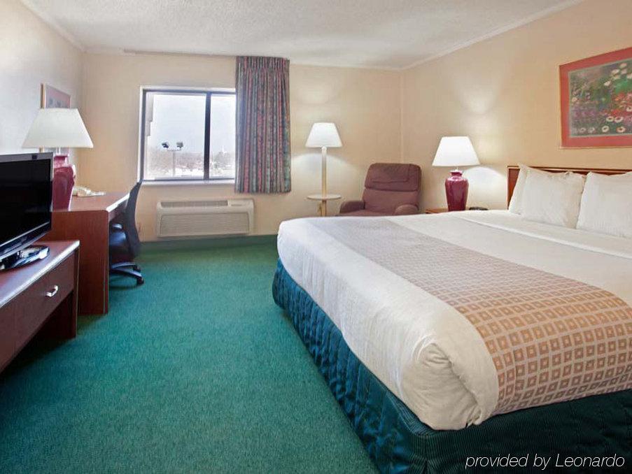Delta Hotels By Marriott Indianapolis East Exterior photo
