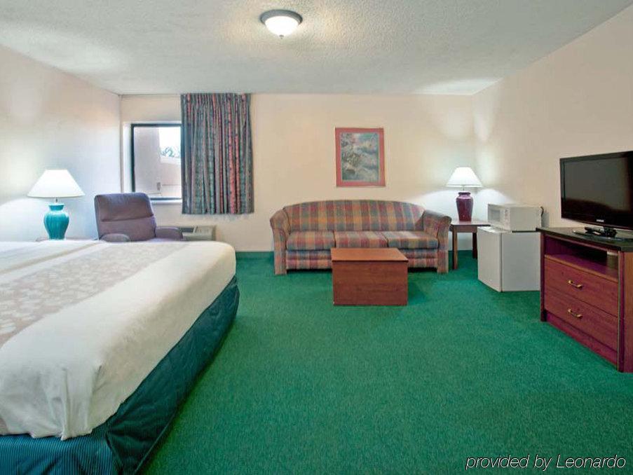 Delta Hotels By Marriott Indianapolis East Exterior photo