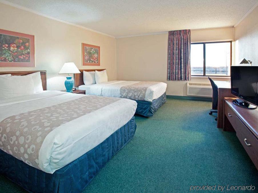 Delta Hotels By Marriott Indianapolis East Exterior photo