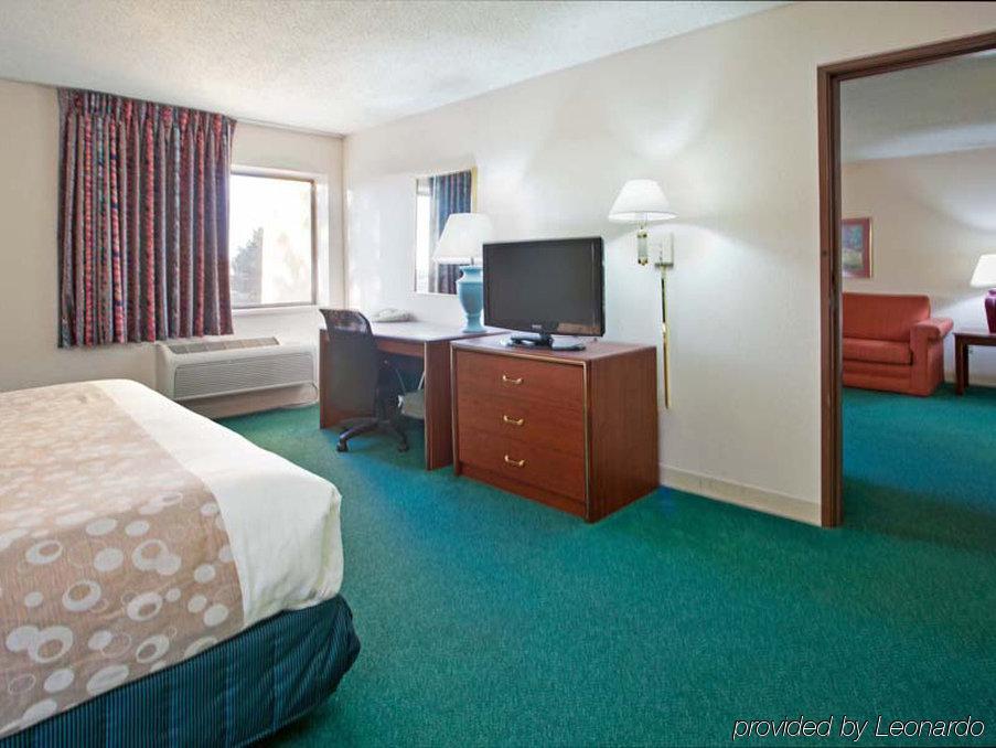 Delta Hotels By Marriott Indianapolis East Exterior photo