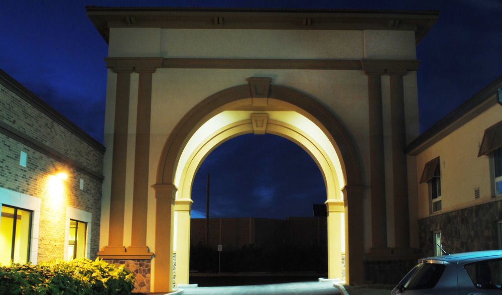 Delta Hotels By Marriott Indianapolis East Exterior photo